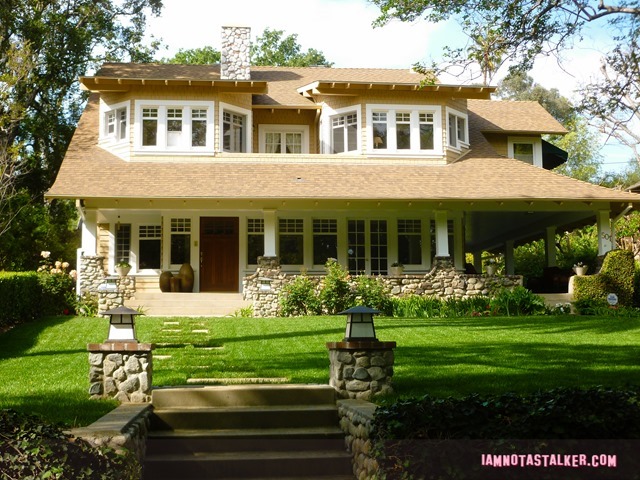 The Duncan residence actually sits at 501 Palmetto Drive in Pasadena ...