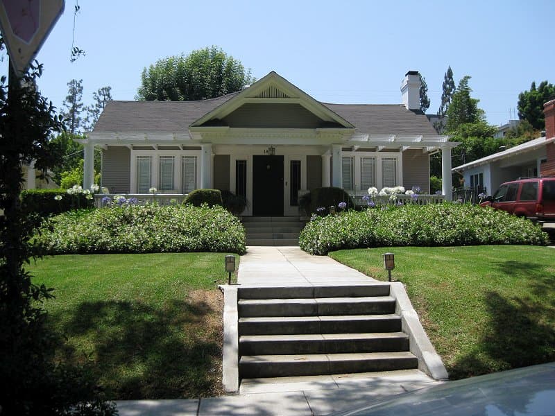 Rosie’s Pink House from The Wedding Singer