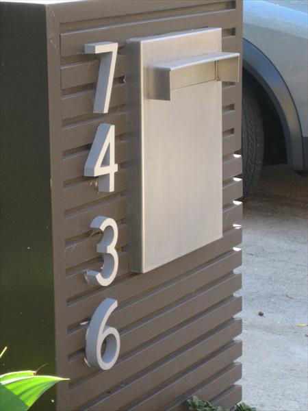 handlerca338z0u.jpg