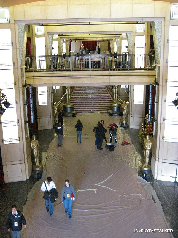 Workers setting up the Oscar'