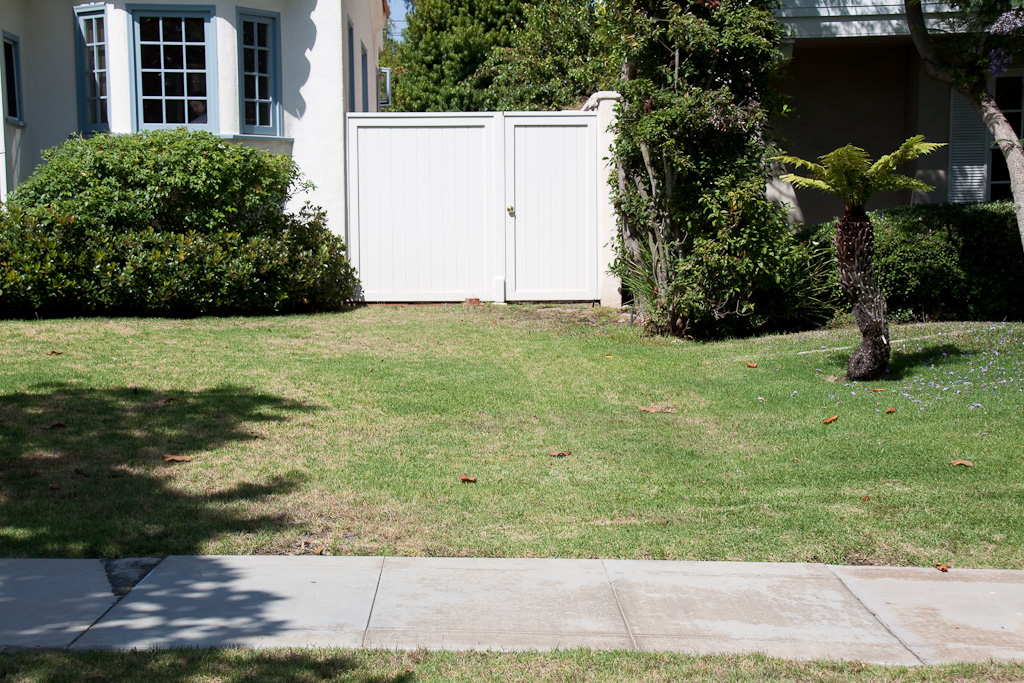 Danny-DeVito-House-From-Twins-17