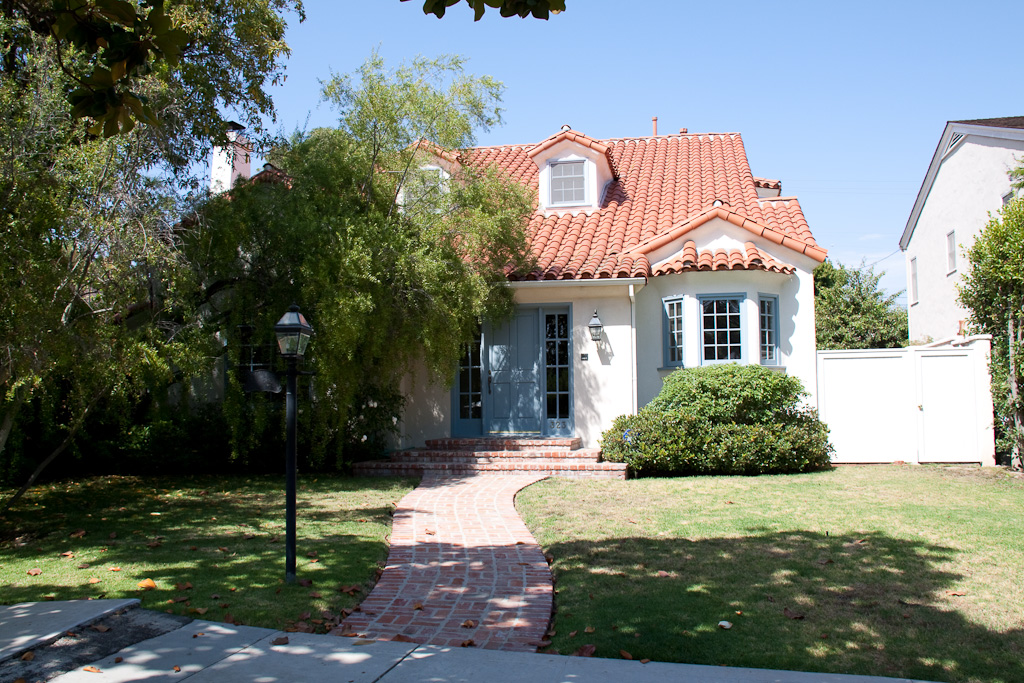 Danny-DeVito-House-From-Twins-2