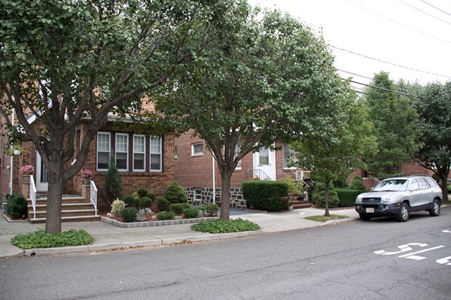 Tom-Hanks-Big-Cliffside-Park-New-Jersey-8