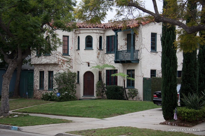 Modern-Family-Mitchell-and-Cameron-House-5