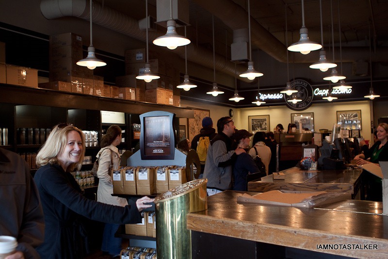 Pike-Place-First-Starbucks-5