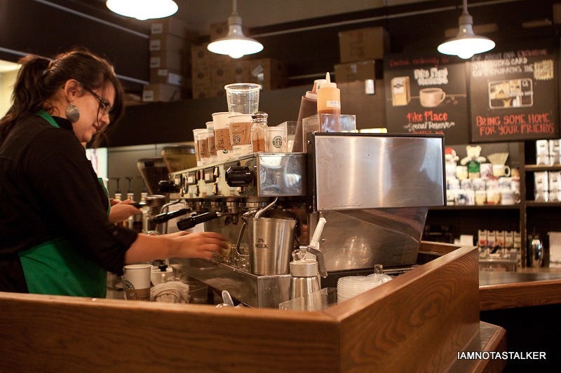 Pike-Place-First-Starbucks-21