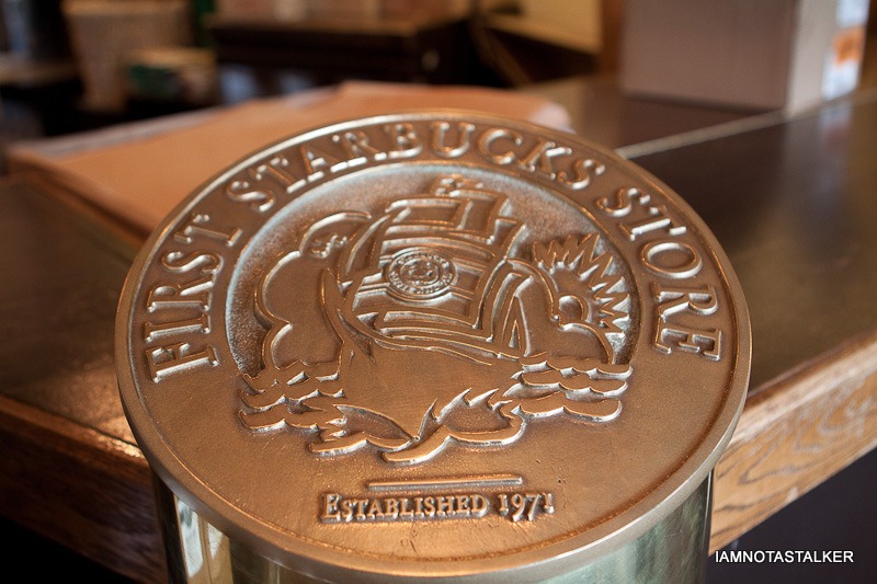 Pike-Place-First-Starbucks-13