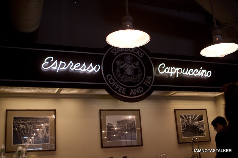 Pike-Place-First-Starbucks-15