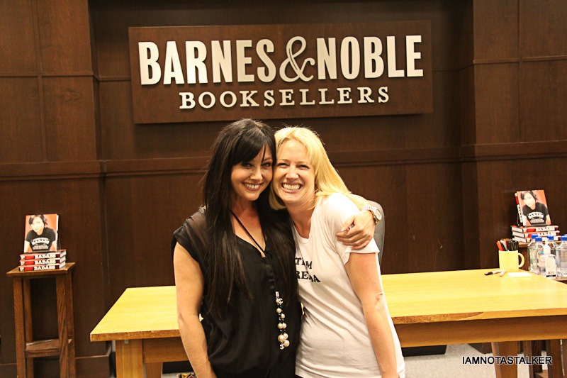 Shannen-Doherty-Book-Signing-(105-of-120)