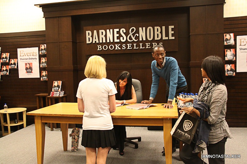 Shannen-Doherty-Book-Signing-(98-of-120)