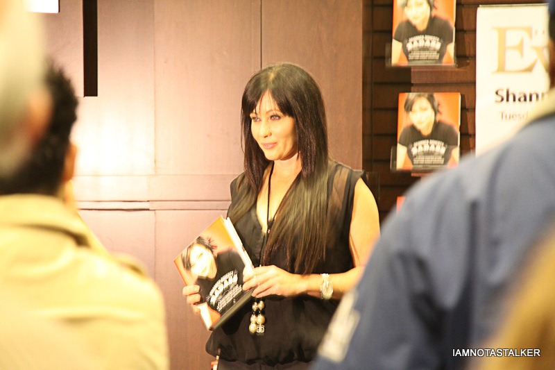 Shannen-Doherty-Book-Signing-(58-of-120)