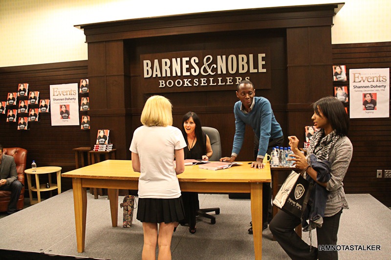 Shannen-Doherty-Book-Signing-(101-of-120)