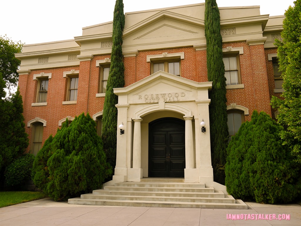 Pretty Little Liars Warner Bros. Sets (29 of 52)