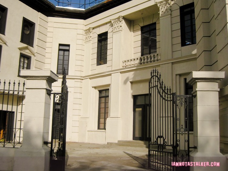 Pretty Little Liars Warner Bros Sets (3 of 3)