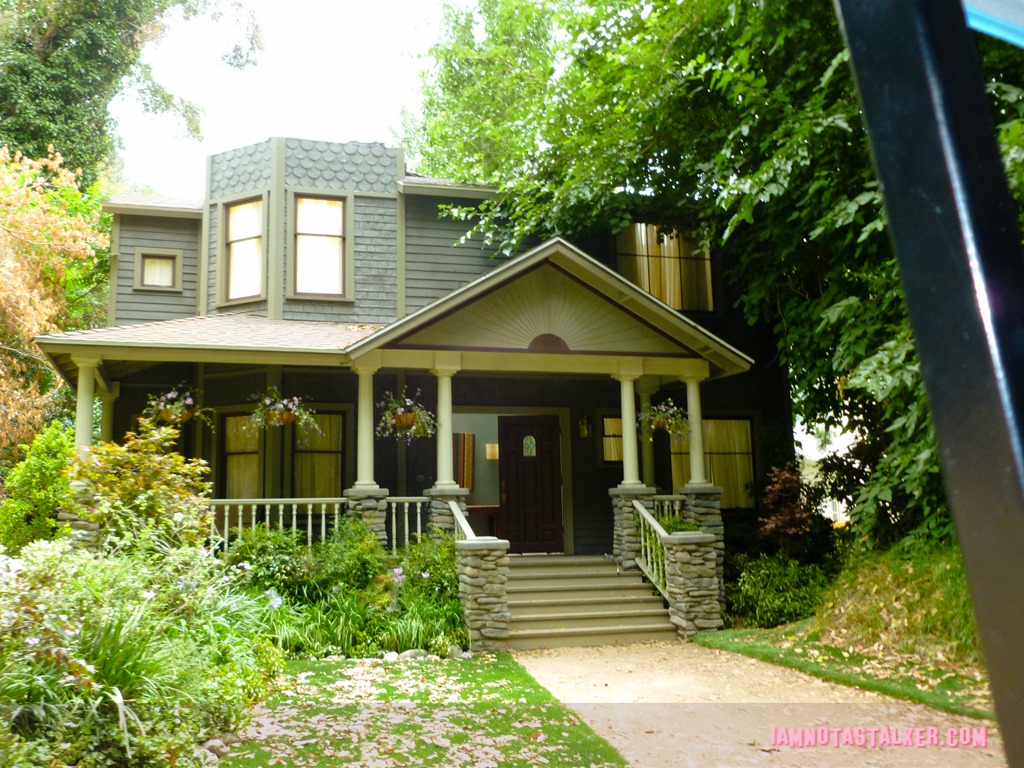 Pretty Little Liars Warner Bros Sets (8 of 25)