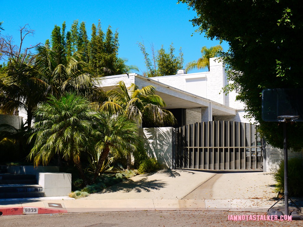 Back to School Mansion (7 of 12)