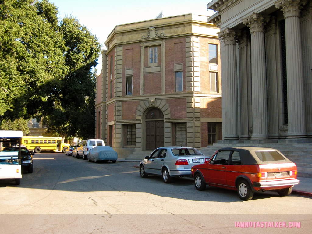 Pretty Little Liars Warner Bros Sets (6 of 25)