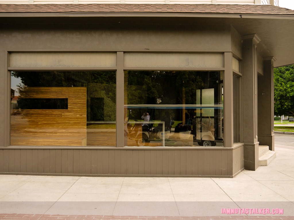 Pretty Little Liars Warner Bros Sets (4 of 4)