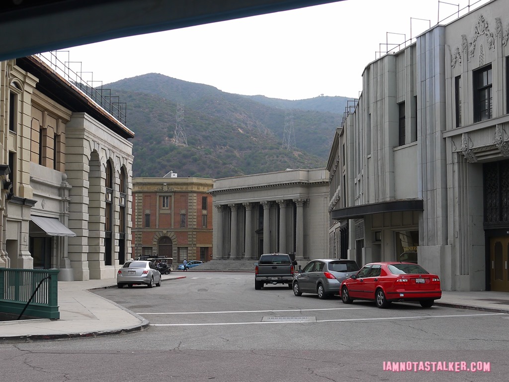 Pretty Little Liars Warner Bros Sets (1 of 1)