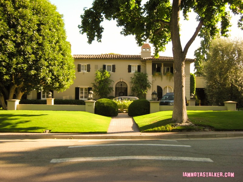 Brothers and Sisters House (1 of 2)