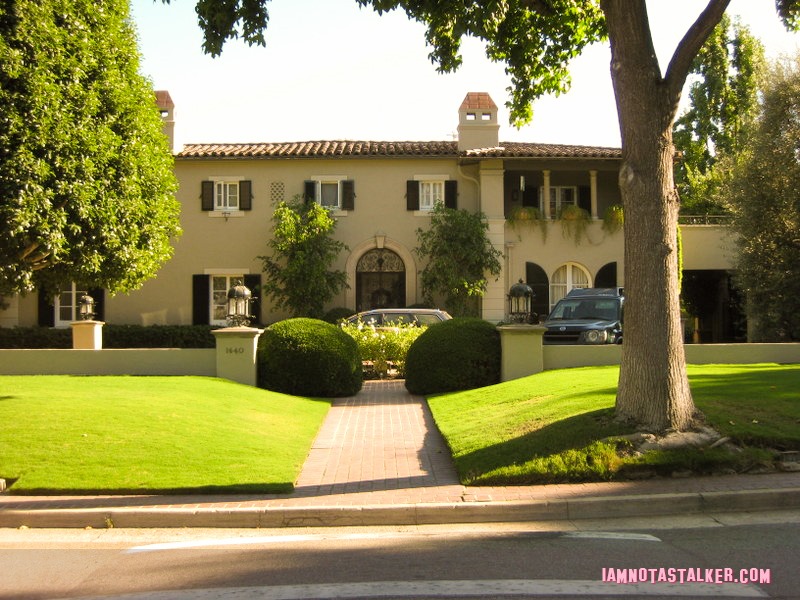 Brothers and Sisters House (2 of 2)