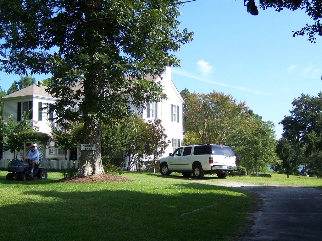 Front of Dawson'