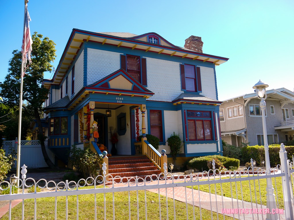 Hocus Pocus Trick or Treating House-1120607