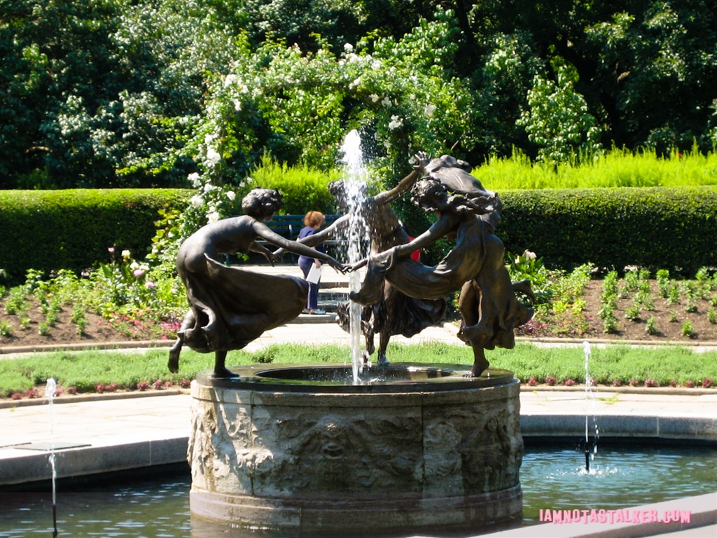 The Conservatory Garden from The Girl on the Train-1245