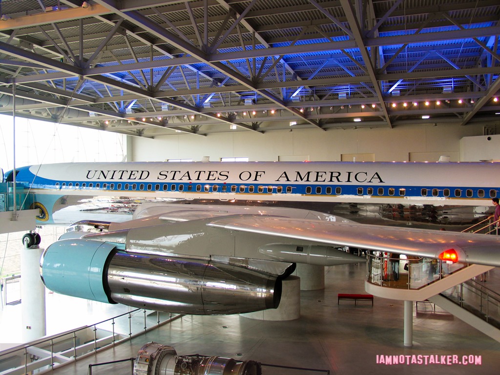They also let you walk through the plane. The remodled it so it looked as it did when Reagan used it