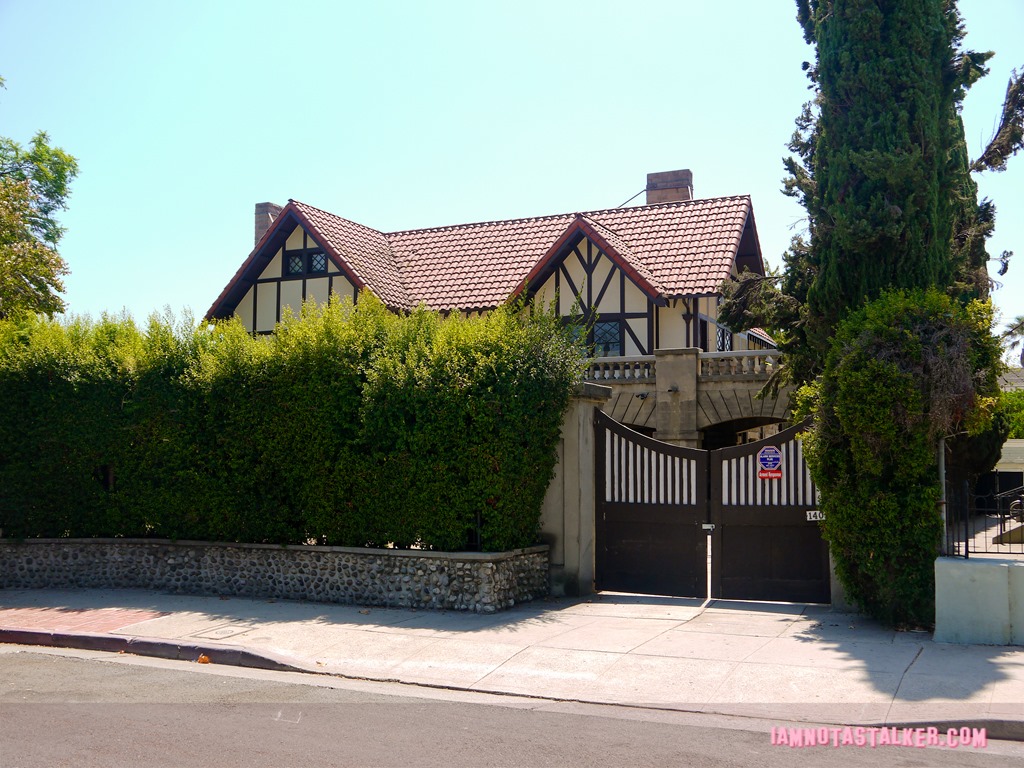 The Lights Out House-1200099
