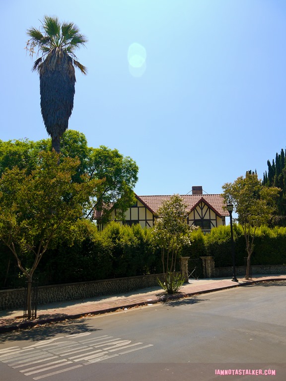 The Lights Out House-1200109